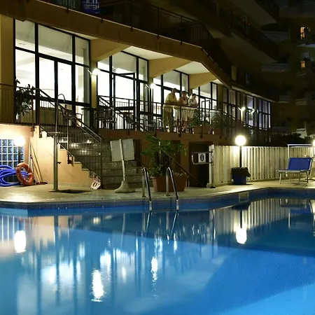 Ξενοδοχείο Astoria Πέζαρο