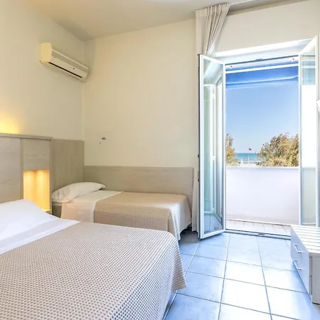 Astoria 3* Πέζαρο