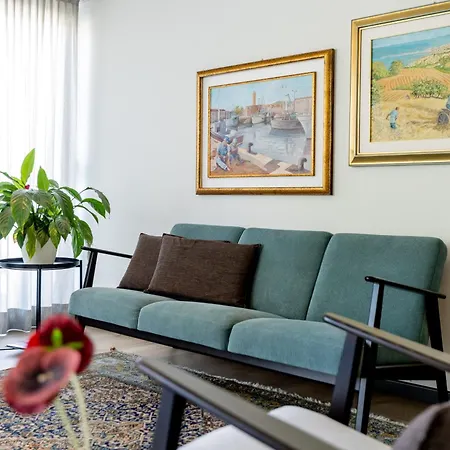 Astoria Hotel 3*